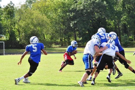 Wolverines scrimmage at practice (Photo by Madison Condon)