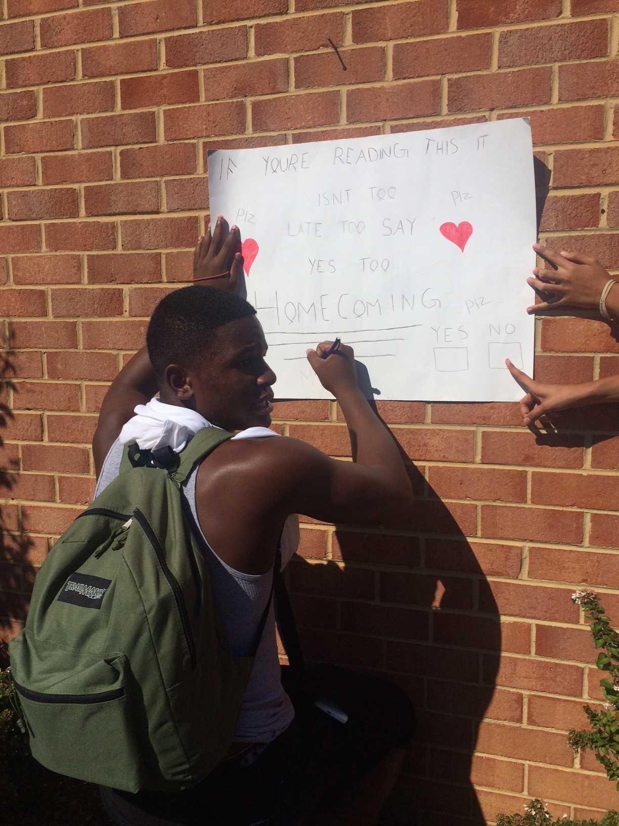 Public Homecoming Proposals Become the Standard at West Potomac