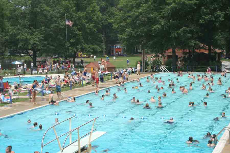 Mount Vernon Park Pool on the 4th of July